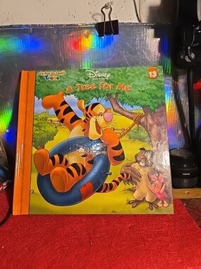 040726 KIDS* VINTAGE Winnie The Pooh: A Tree For Me (2003, Disney Hardcover Book